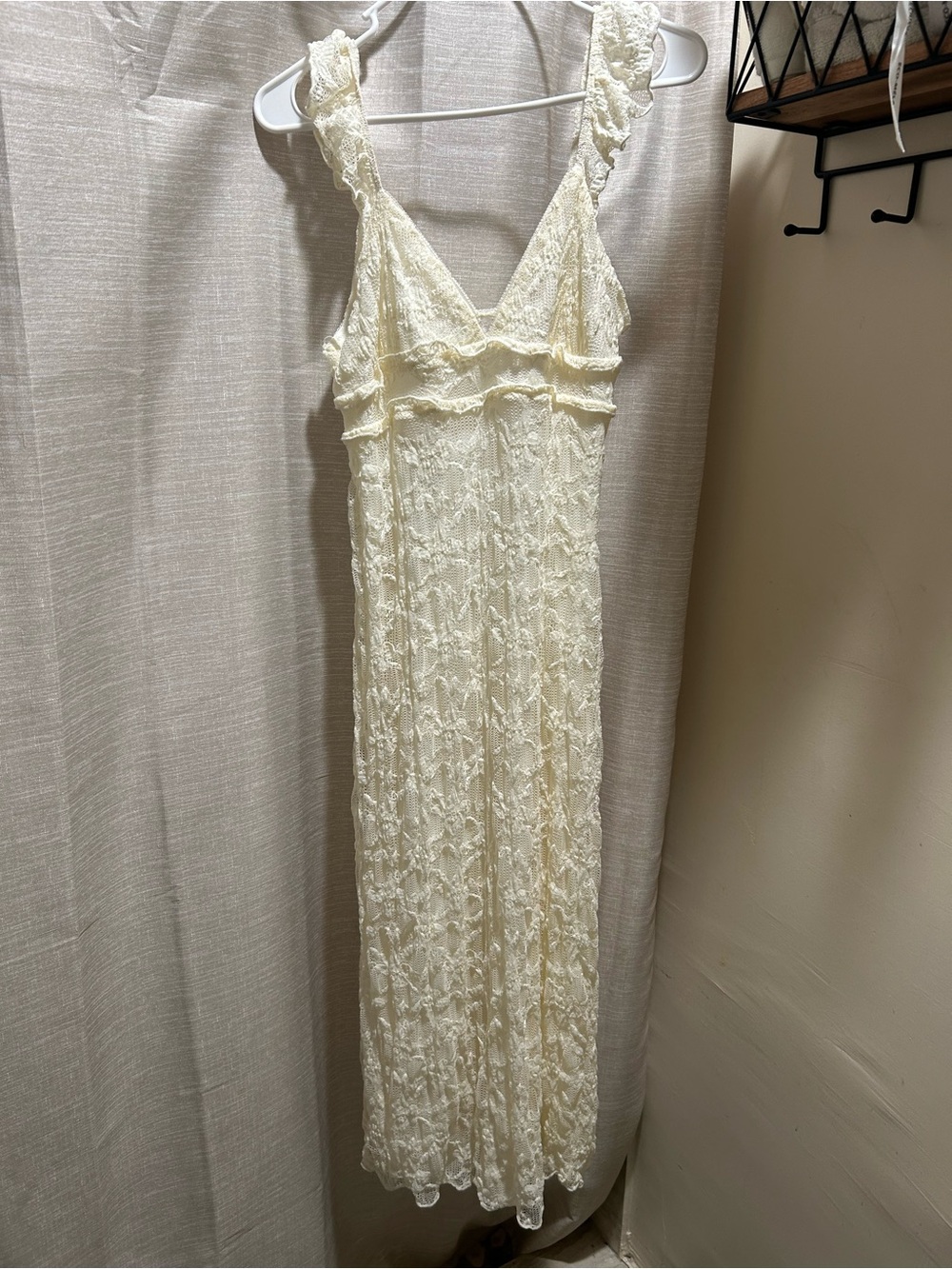 Kirious Cream Lace Ruffle Strap Maxi Dress